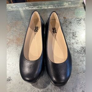 SAS Women's Classic Black Leather Loafers